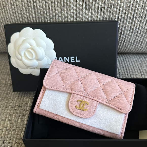 CHANEL Accessories - NEW CHANEL 24K Light Pink Caviar GHW Quilted Classic Snap Card Holder w/ receipt